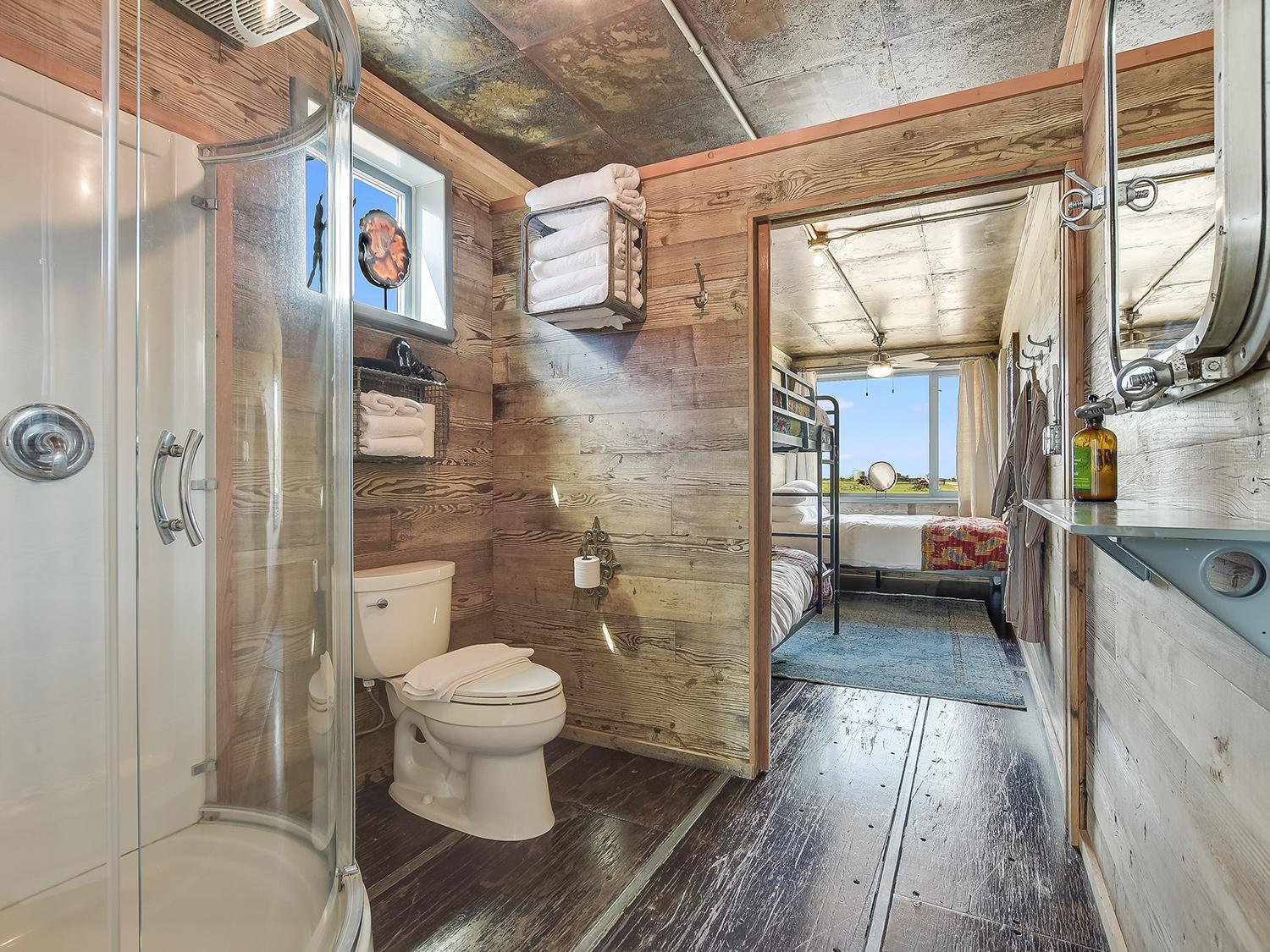 Flophouze Shipping Container Hotel Round Top Chambre photo